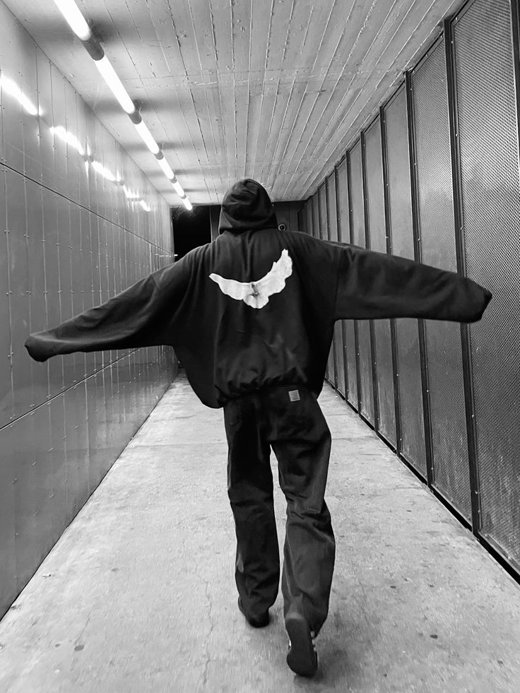 Gdzie kupić oryginalną bluzę Yeezy GAP Balenciaga?