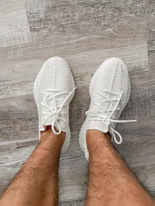 Ponadczasowe Yeezy Boost 350 V2 Bone i Onyx dostępne w rekordowo niskiej cenie od 599 zł!