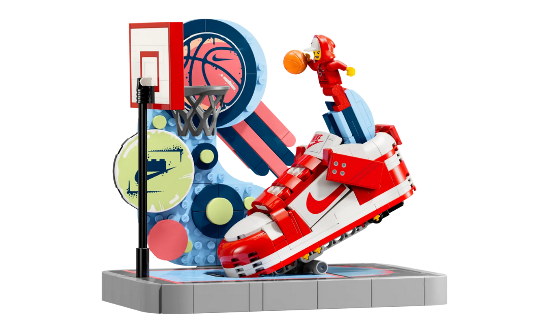LEGO Nike Dunk Trickshot Set 43021
