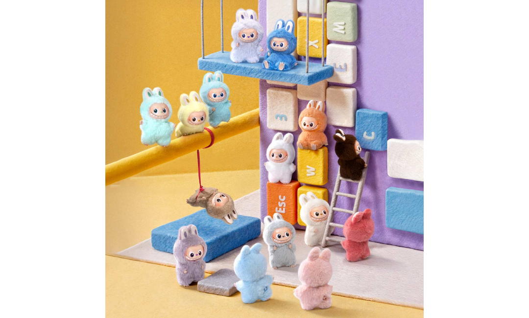 Pop Mart Labubu The Monster Pin for Love (A-M) Brelok Blind Box