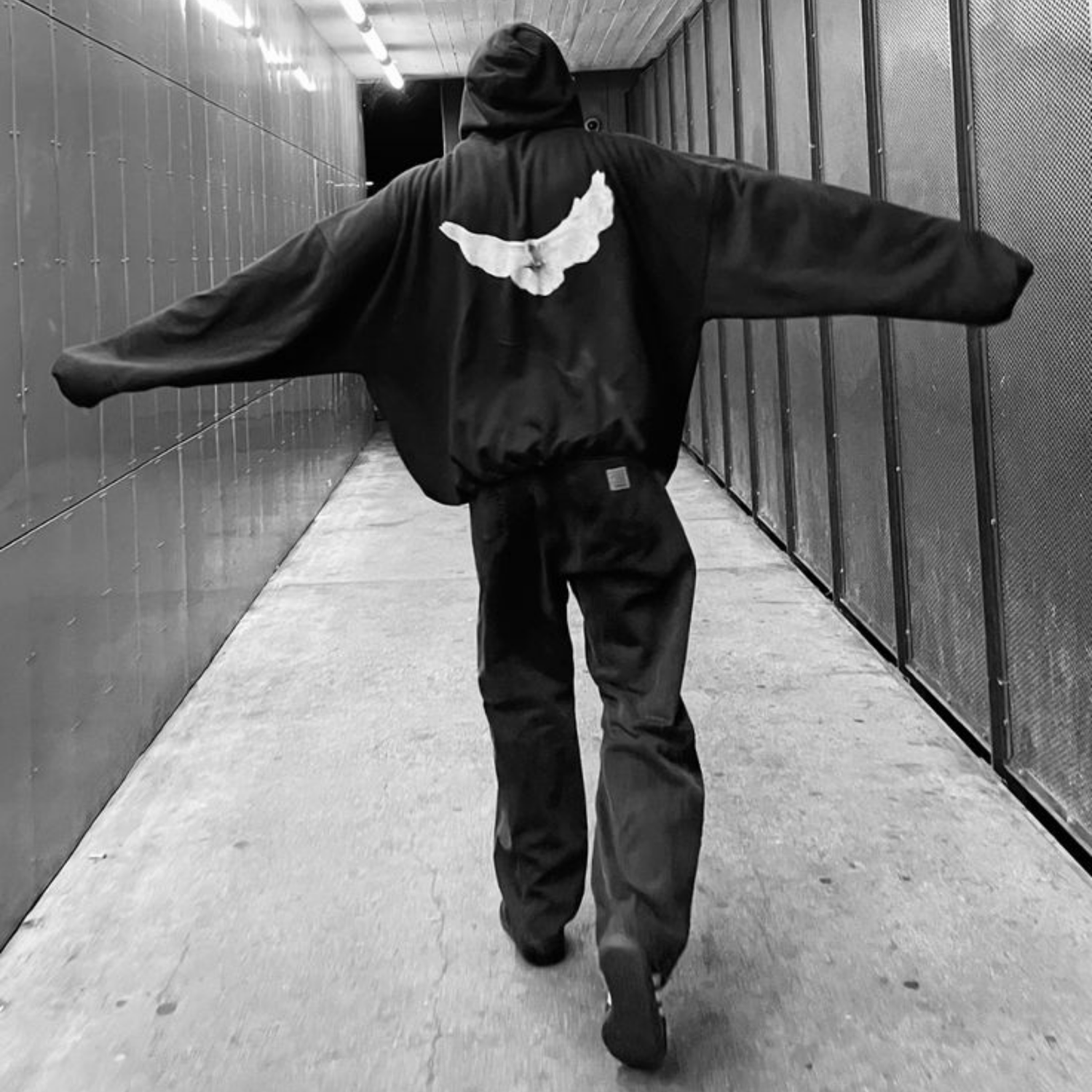 Gdzie kupić oryginalną bluzę Yeezy GAP Balenciaga?